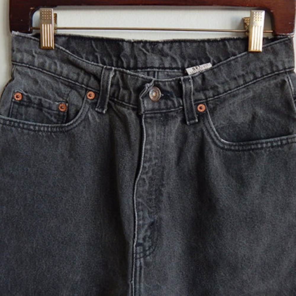Vintage Dark Gray Levi's 521 with Staggered Hem 28